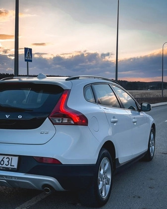 Volvo V40 cena 58500 przebieg: 185000, rok produkcji 2017 z Chęciny małe 596